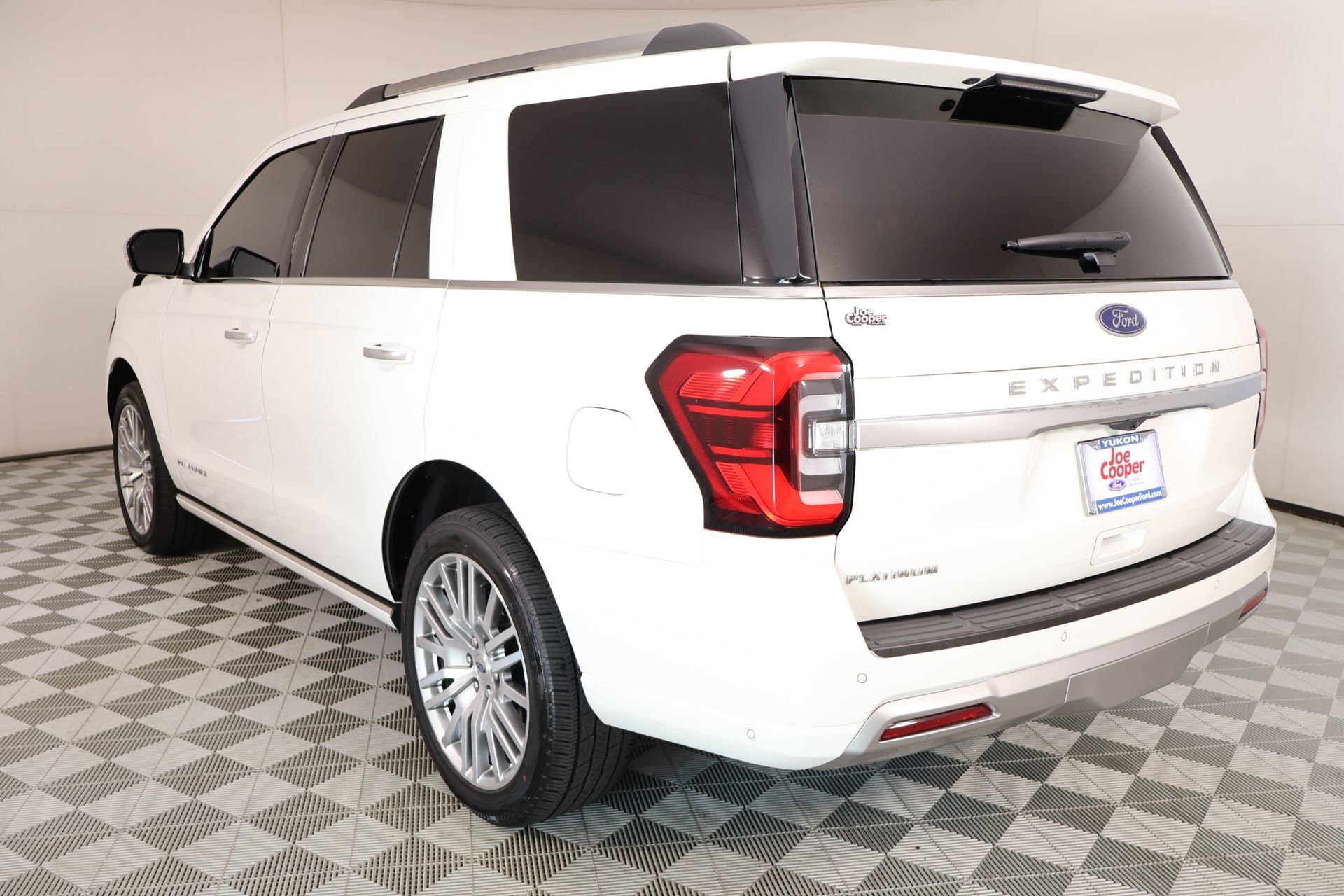 Used 2024 Ford Expedition Platinum image 26