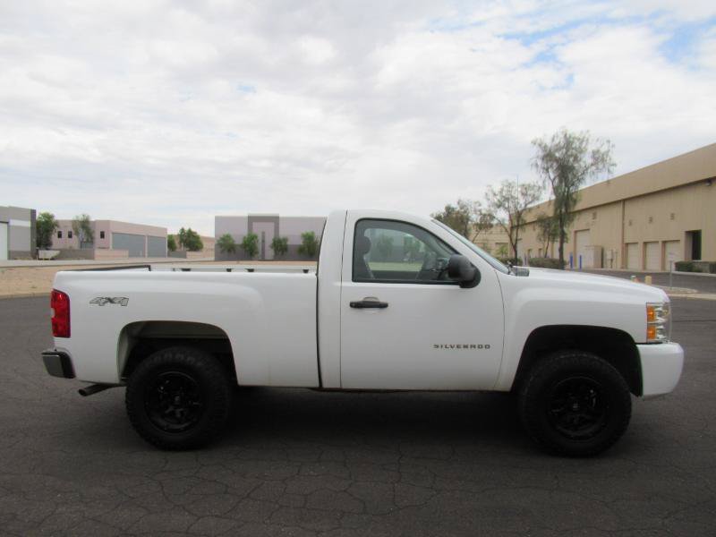 Used 2010 Chevrolet Silverado 1500 W/T w/ Skid Plate Package AWD/4WD image 5