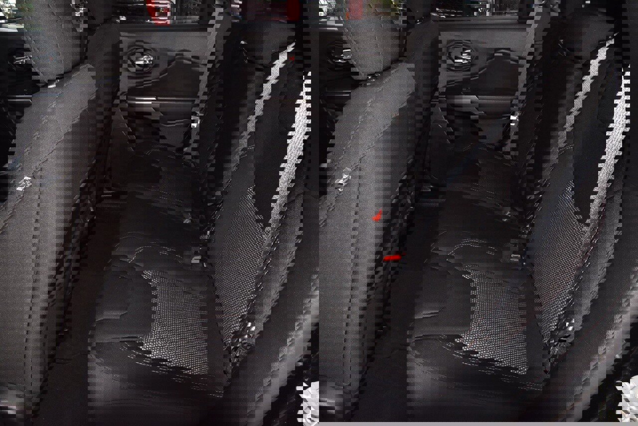 Used 2021 Jeep Cherokee Latitude image 14