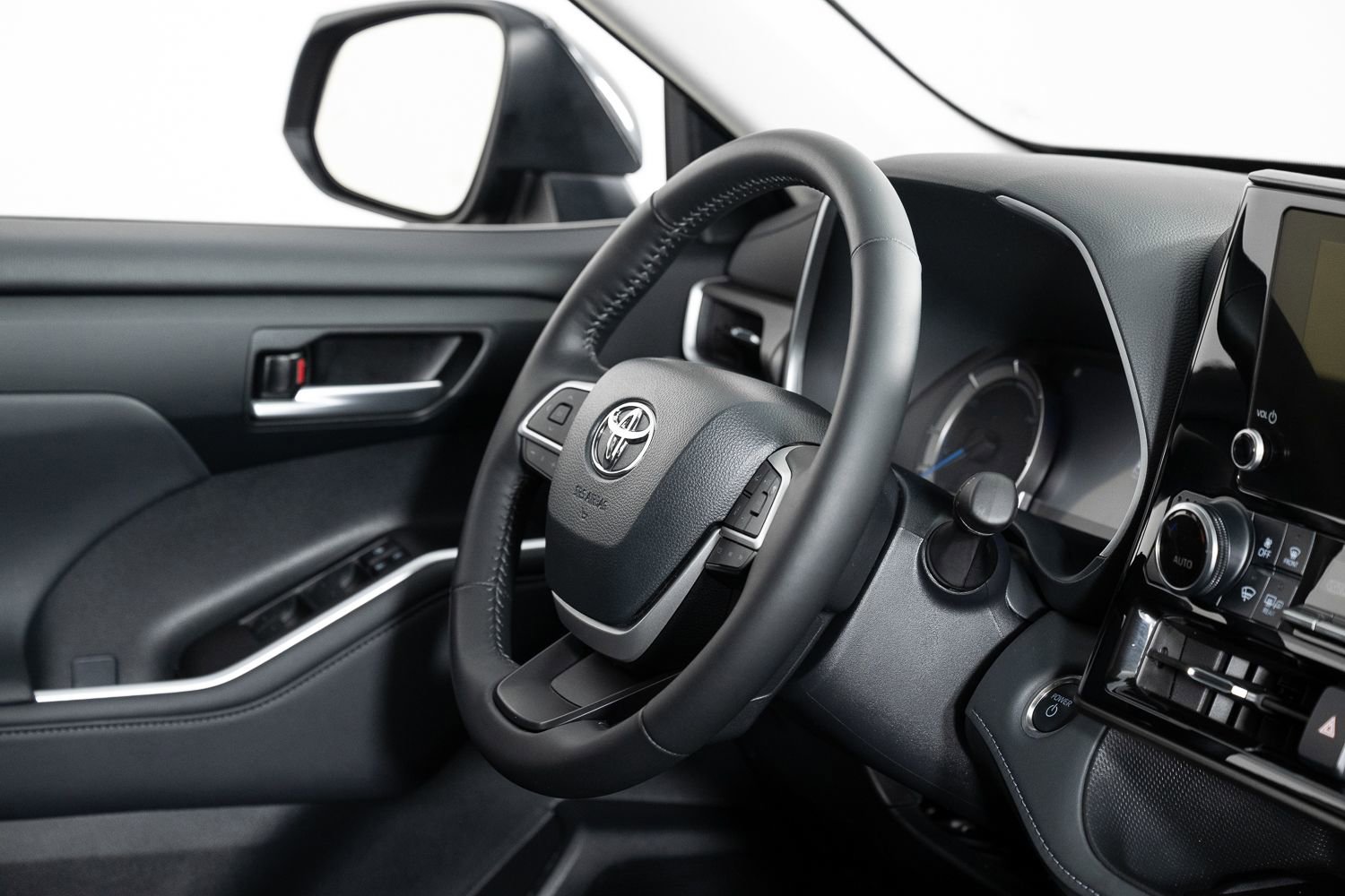 Used 2024 Toyota Highlander XLE image 27