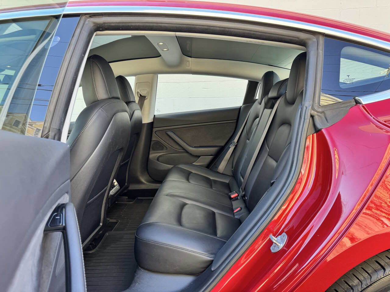 Used 2018 Tesla Model 3 Long Range image 24