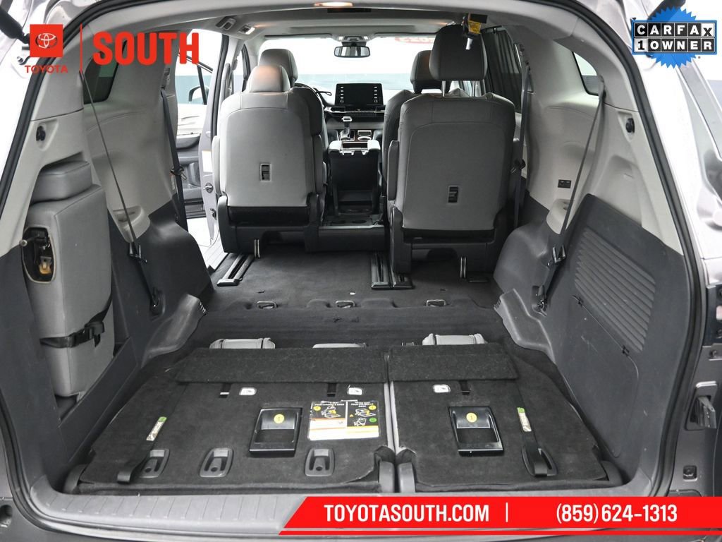 Used 2023 Toyota Sienna XLE image 36