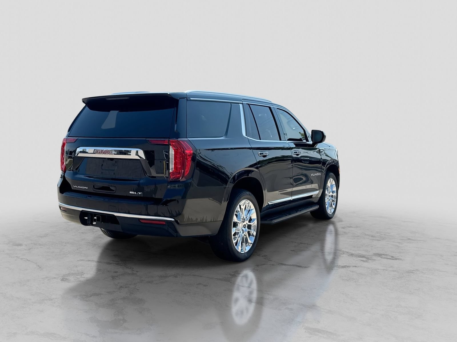 Used 2023 GMC Yukon SLT AWD/4WD image 8