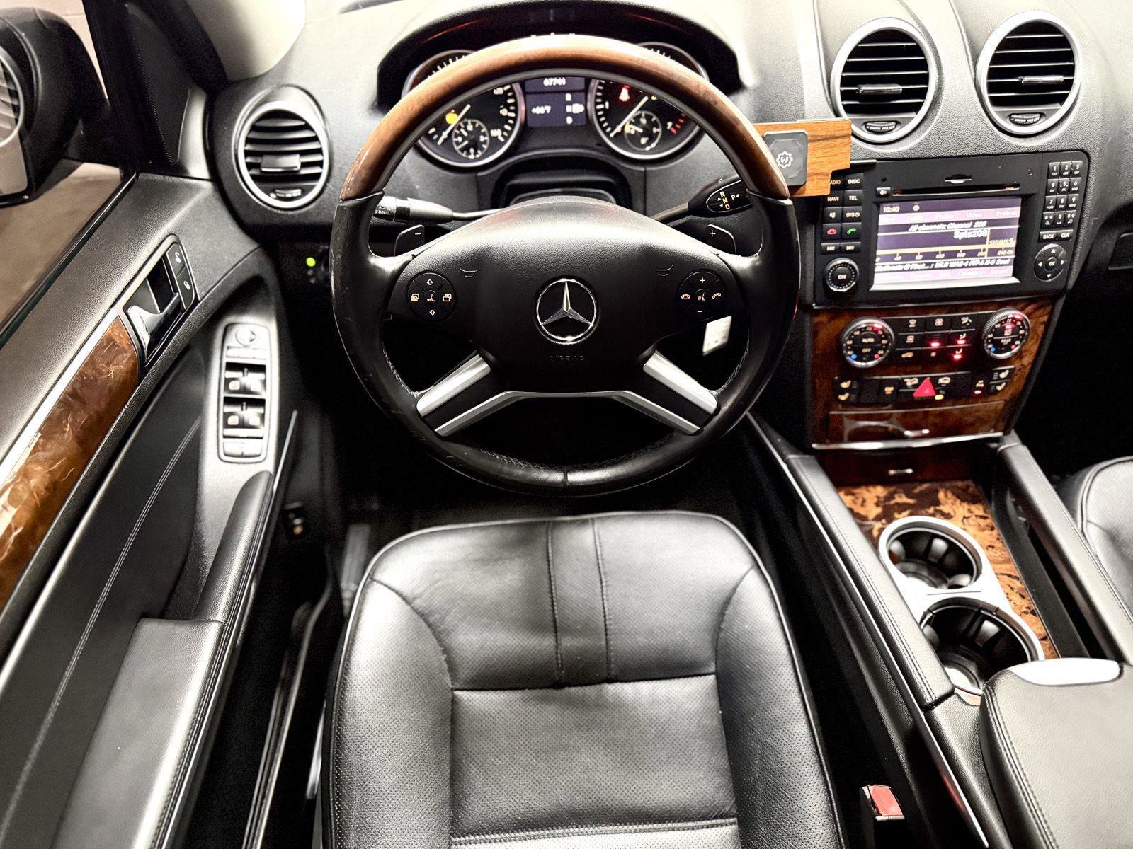 Used 2011 Mercedes-Benz ML 550 4MATIC image 2