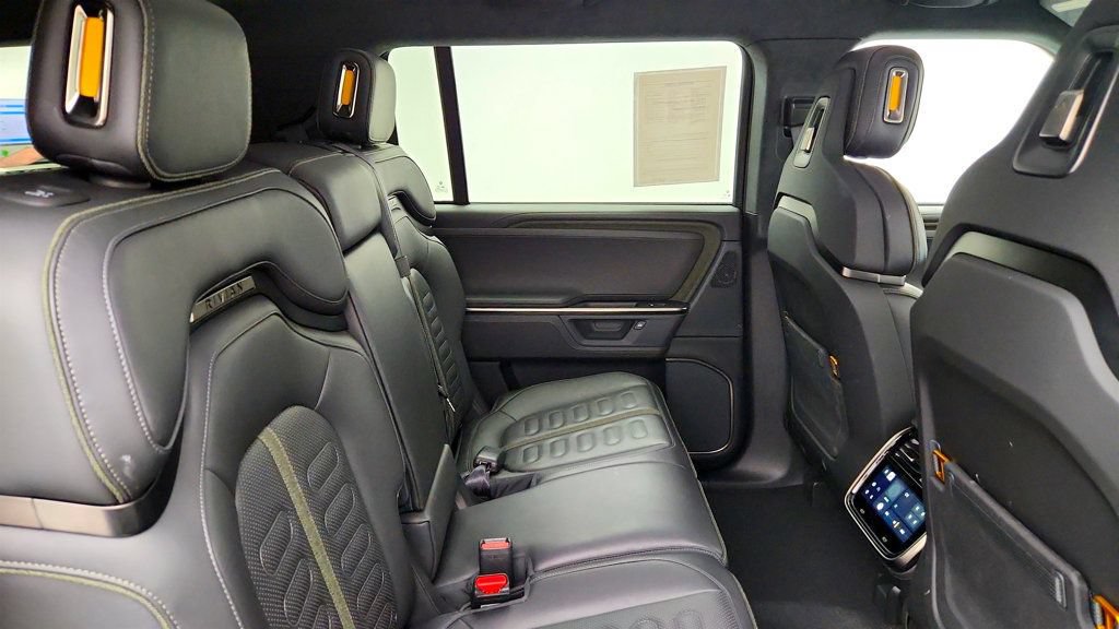Used 2025 Rivian R1S Adventure Dual AWD/4WD image 25