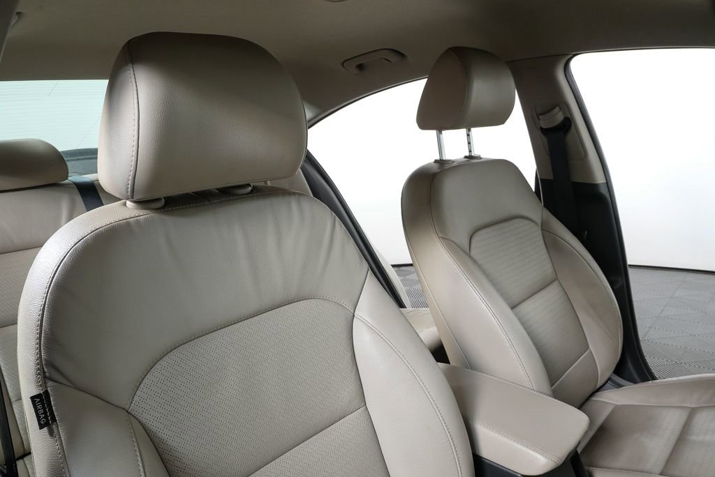 Used 2017 Hyundai Elantra Limited image 23