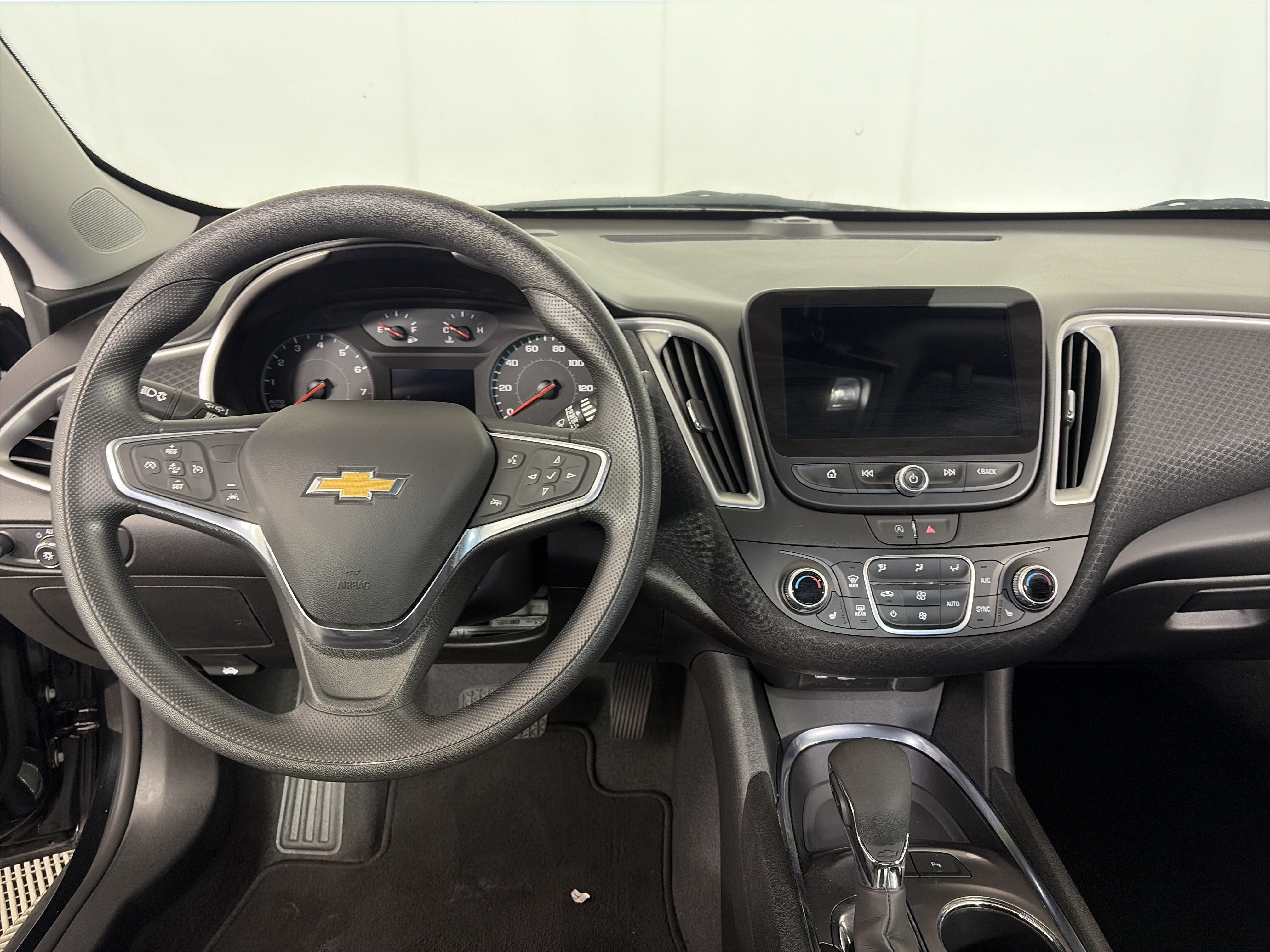 Used 2024 Chevrolet Malibu LT FWD image 8
