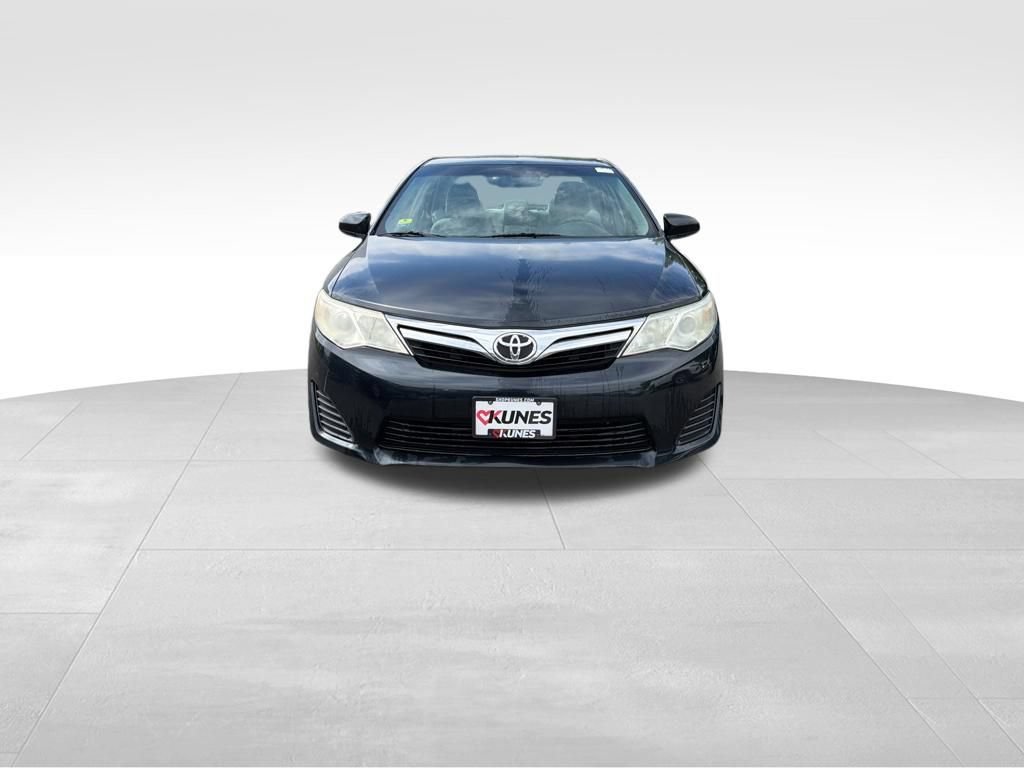 Used 2012 Toyota Camry LE FWD image 3