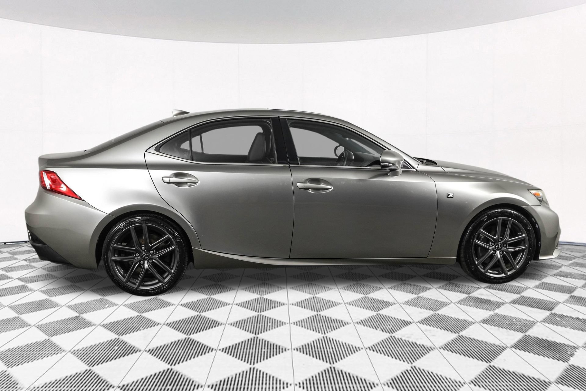 Used 2016 Lexus IS 200t w/ F Sport Package RWD image 13