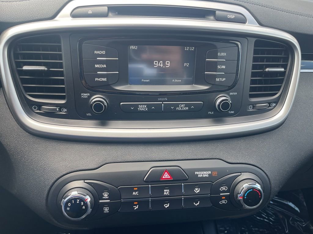 Used 2018 Kia Sorento L image 13