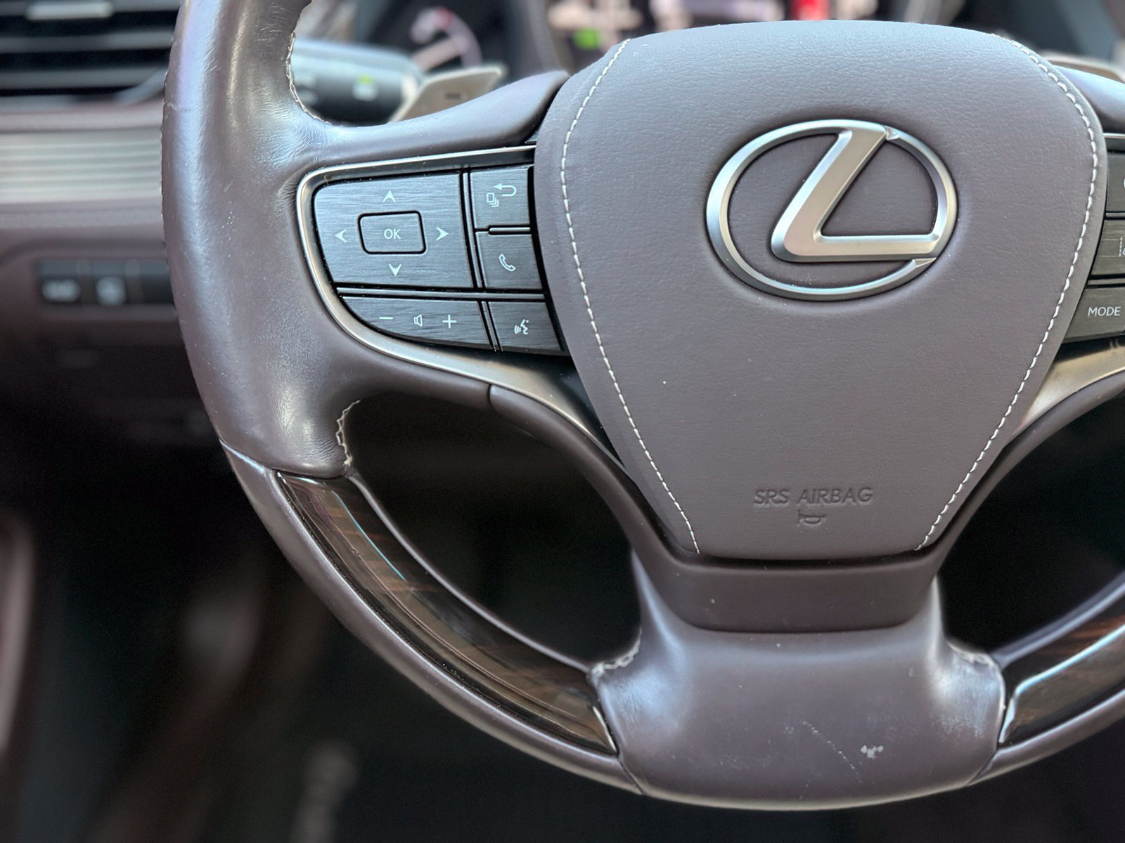 Used 2018 Lexus LS 500 w/ Interior Upgrade Package RWD image 26