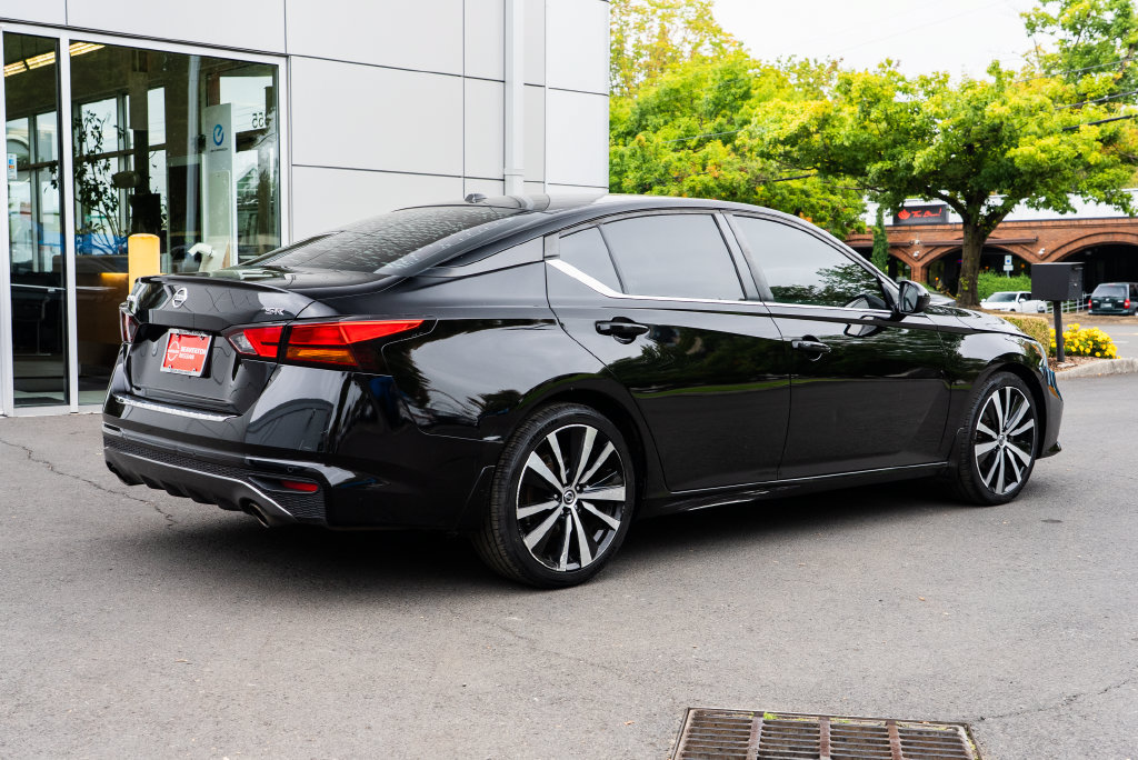 Used 2020 Nissan Altima 2.5 SR FWD image 6