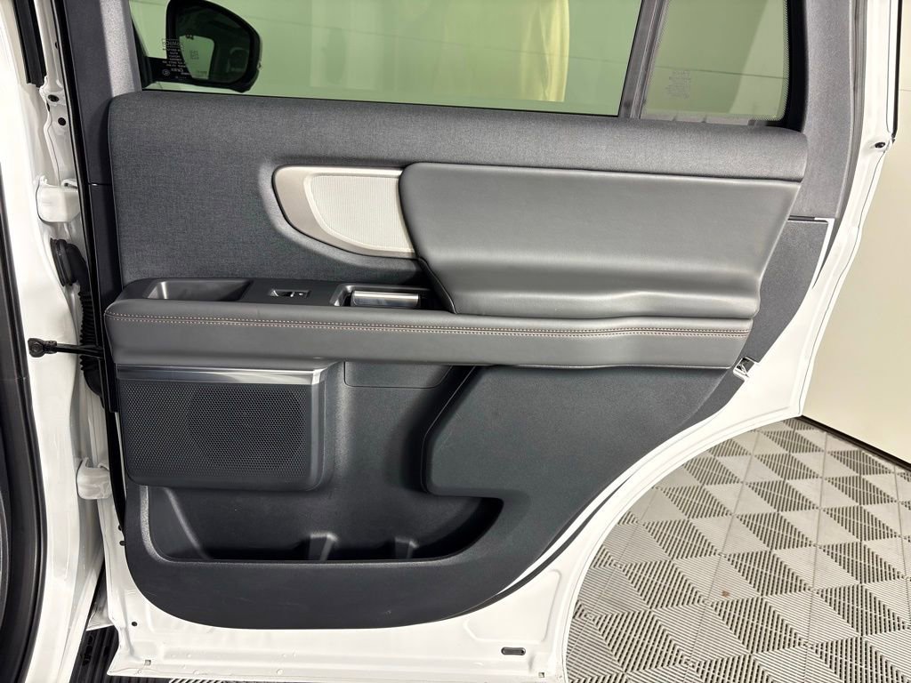 Used 2025 Ford Expedition Active image 50