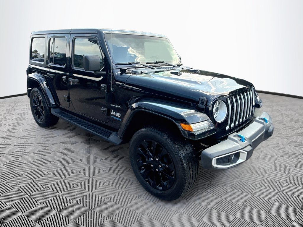 Used 2022 Jeep Wrangler Unlimited Sahara w/ Cold Weather Group AWD/4WD image 4