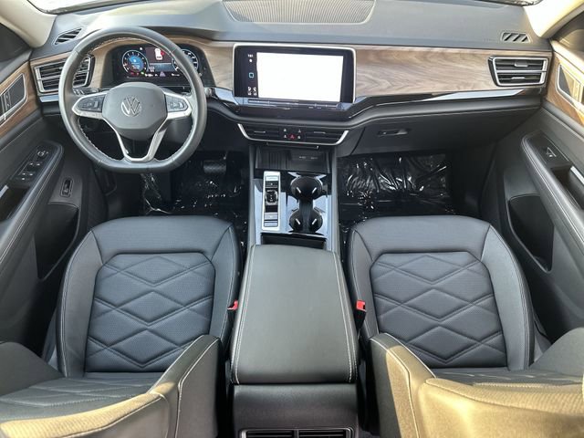 Used 2025 Volkswagen Atlas SE w/ Black Wheel Package image 27