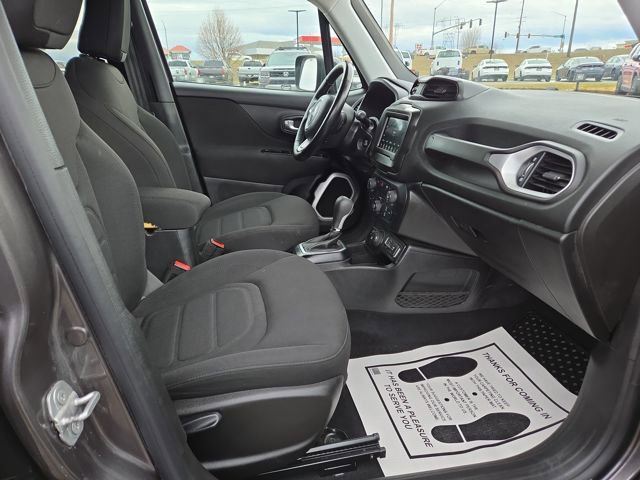 Used 2018 Jeep Renegade Latitude w/ Cold Weather Group image 34