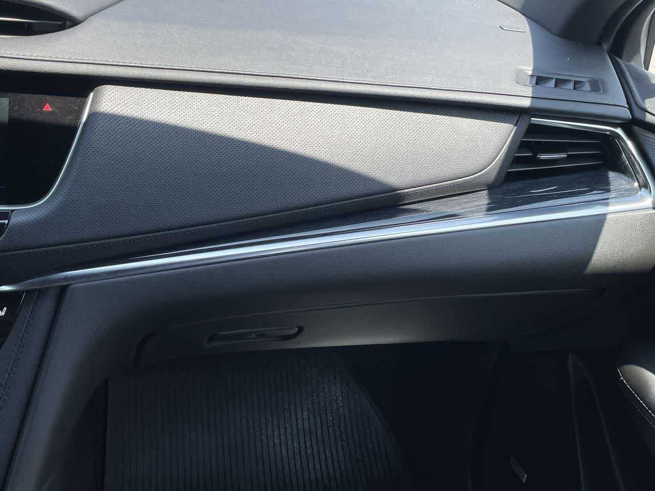 Certified 2024 Cadillac XT5 Premium Luxury FWD image 16