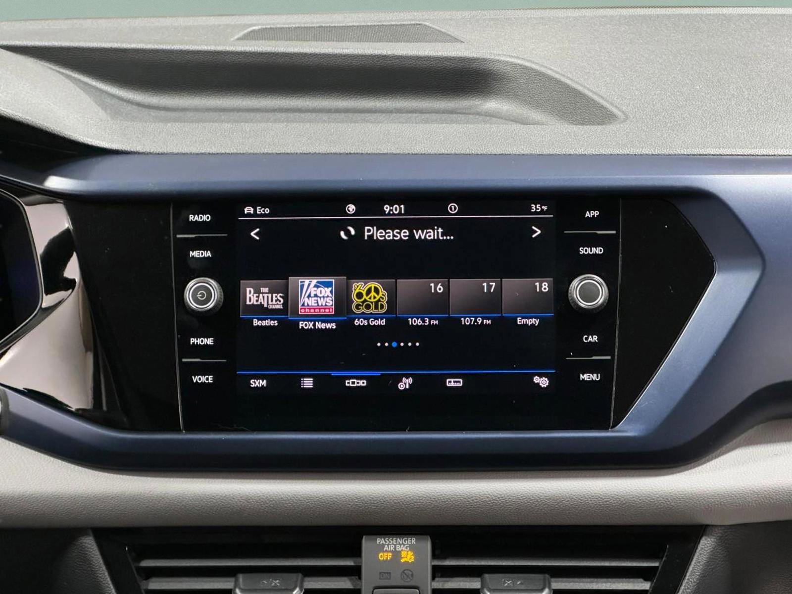 Used 2022 Volkswagen Taos SE image 14