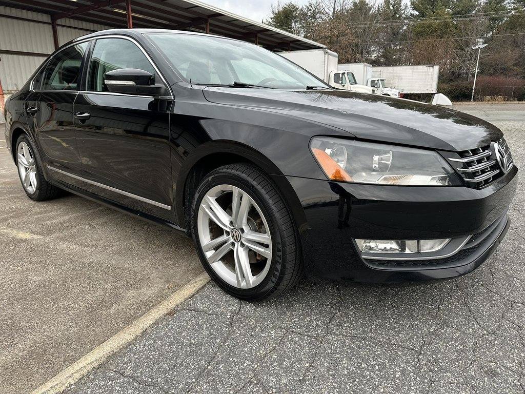 Used 2015 Volkswagen Passat 1.8T SEL Premium FWD image 9