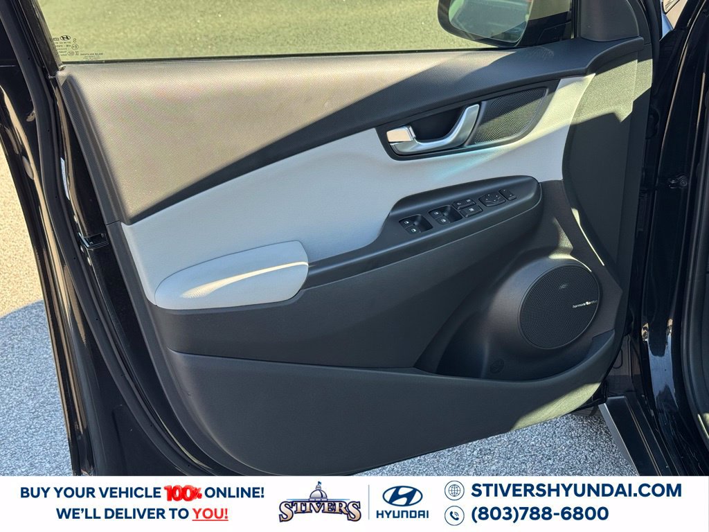 Certified 2022 Hyundai Kona Limited FWD image 28