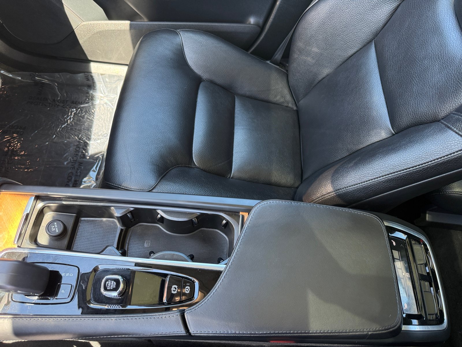 Used 2023 Volvo XC90 T8 Plus w/ Protection Package Premier AWD/4WD image 14