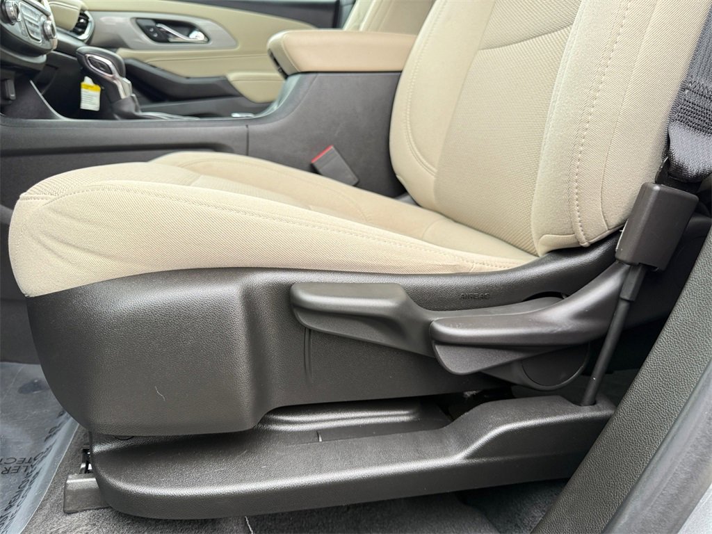 Used 2023 Chevrolet Traverse LS w/ Safety Package image 10