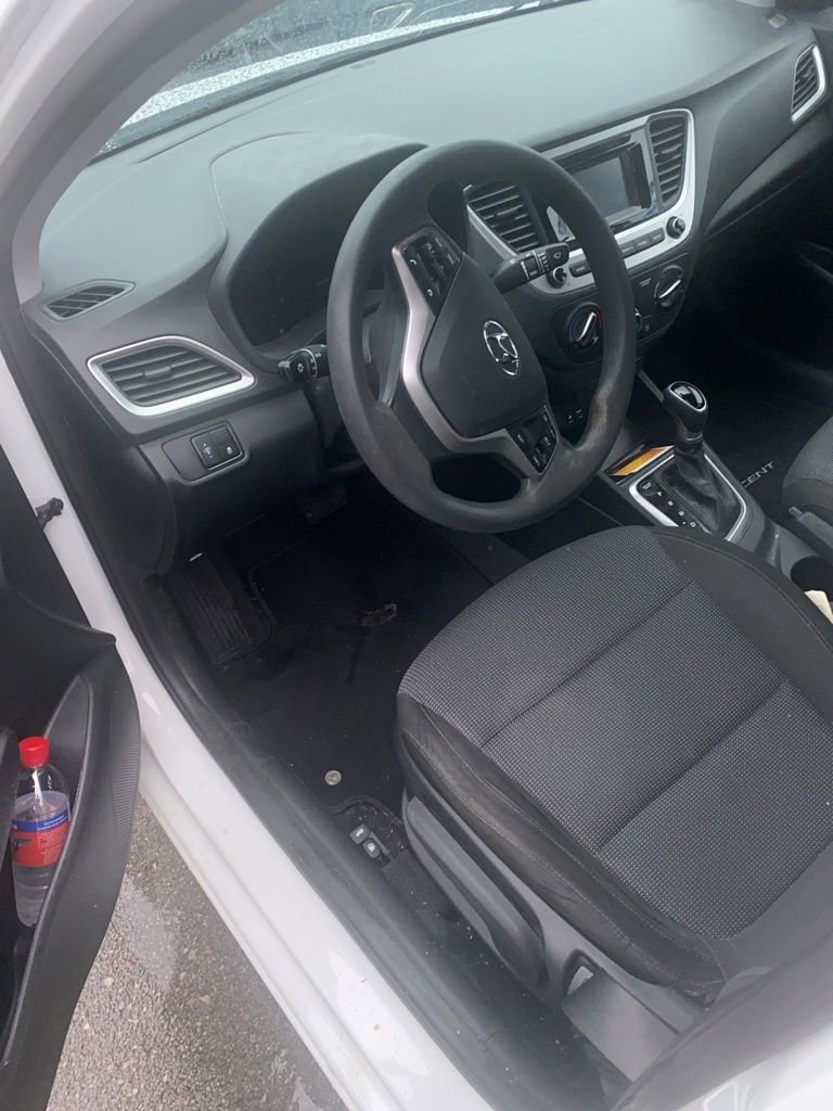 Used 2022 Hyundai Accent SE FWD image 5