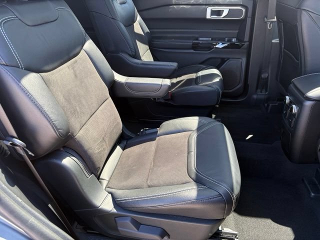 Used 2023 Ford Explorer ST AWD/4WD image 17
