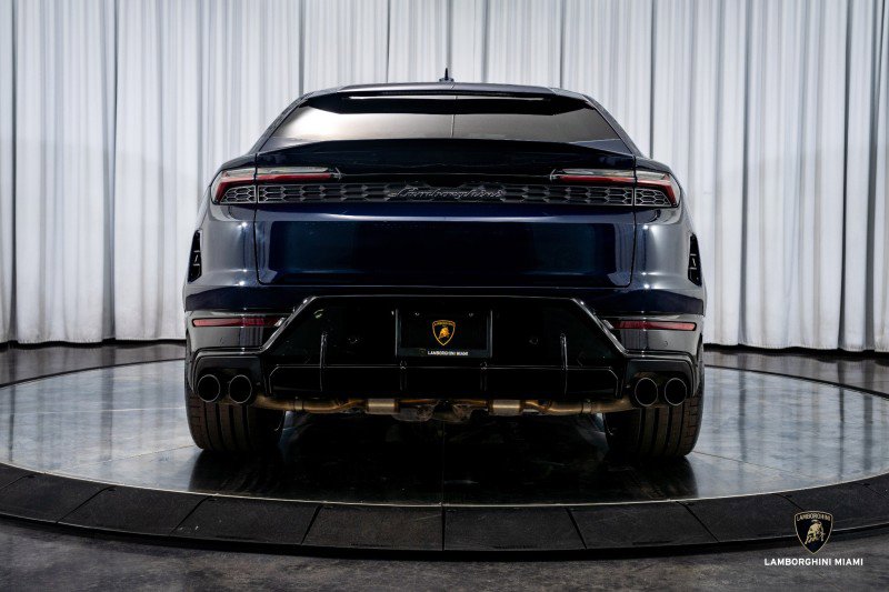 Used 2025 Lamborghini Urus SE image 11