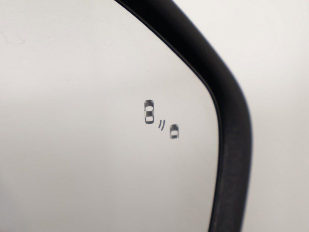 Used 2020 Ford Explorer XLT w/ Comfort Package image 40