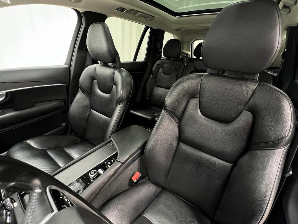 Used 2020 Volvo XC90 T6 Momentum AWD/4WD image 16