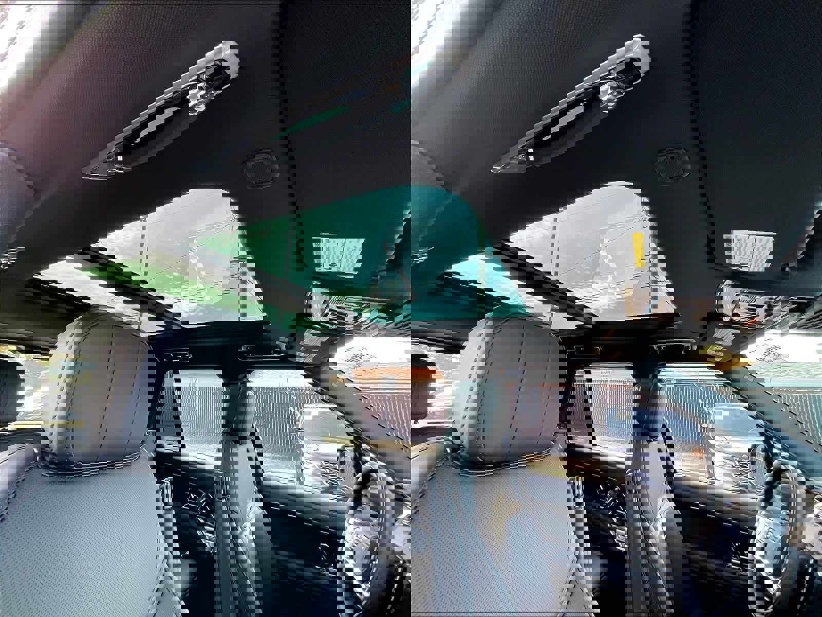 New 2025 Land Rover Range Rover SE image 29