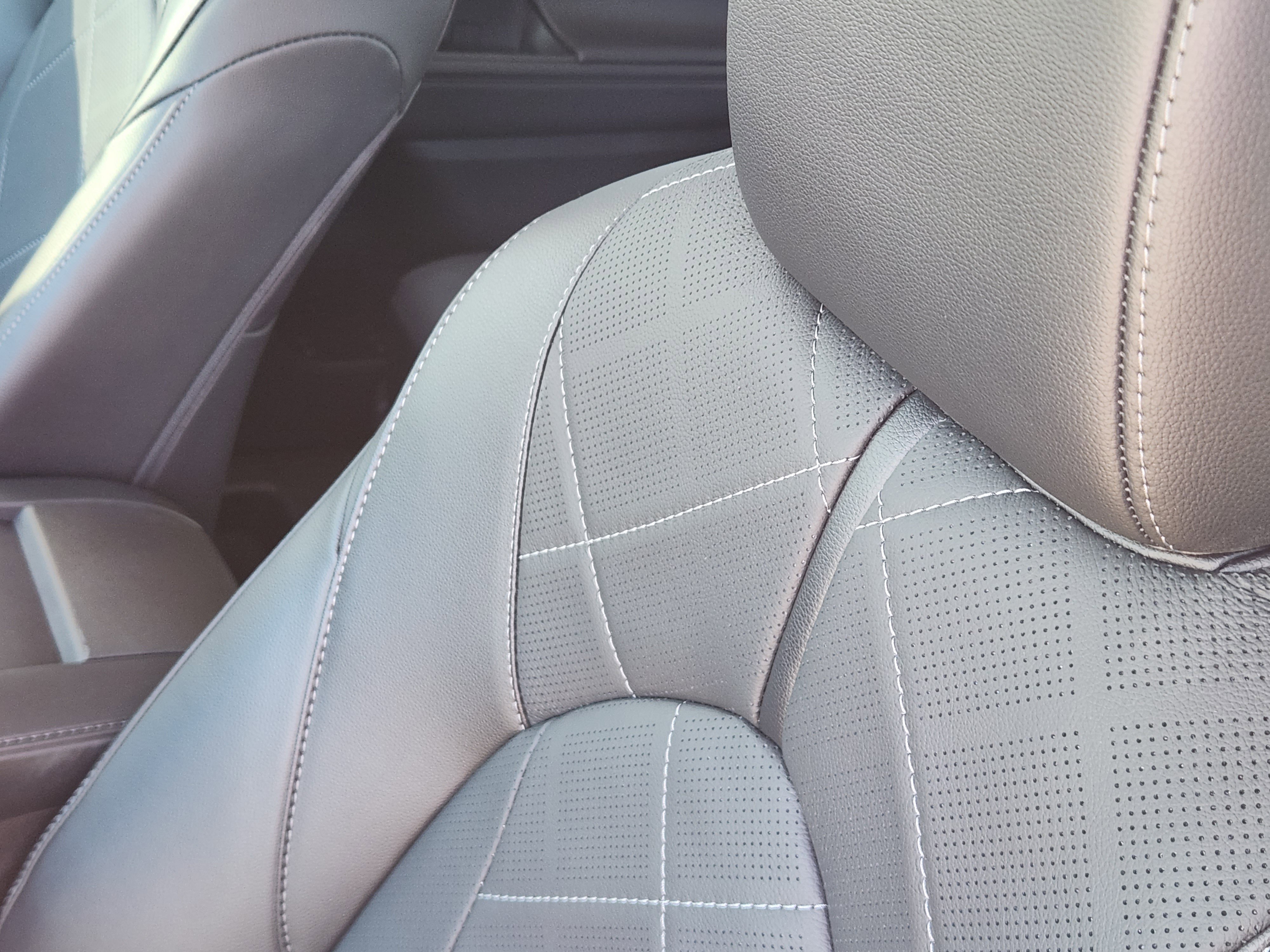 Used 2025 Toyota Highlander Platinum image 20