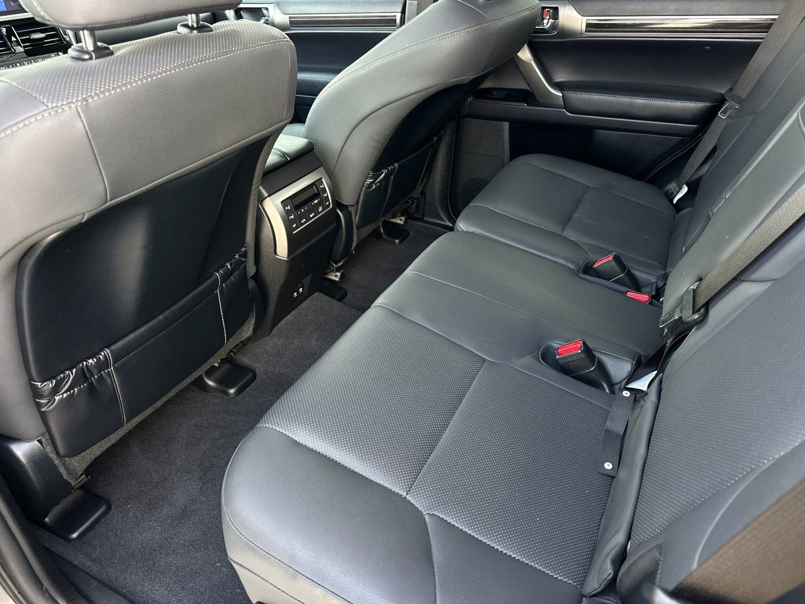 Used 2023 Lexus GX 460 Premium w/ Premium Package image 12