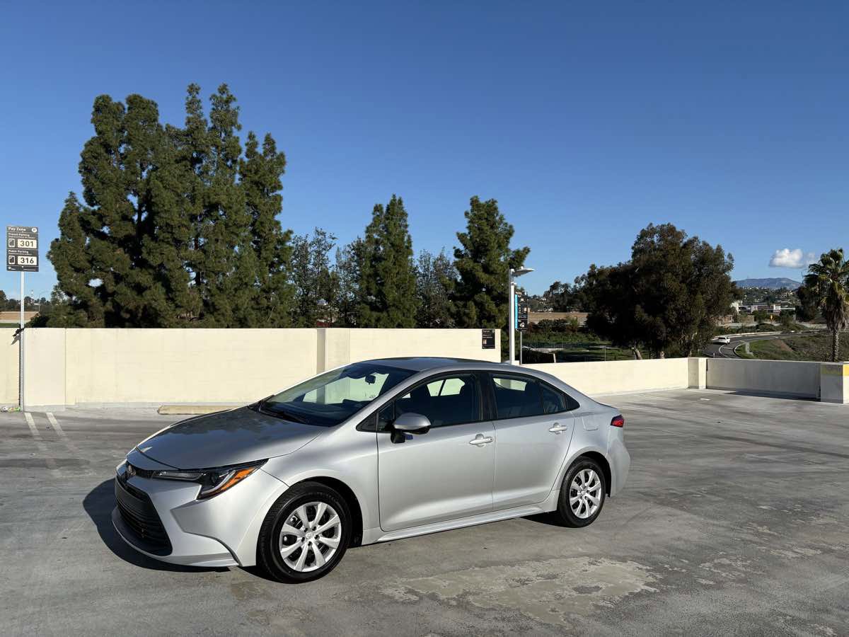 Used 2025 Toyota Corolla LE image 8
