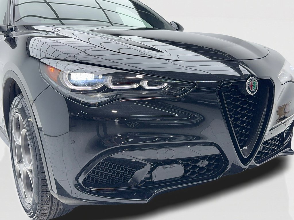 New 2025 Alfa Romeo Stelvio Sprint w/ Convenience Package image 3
