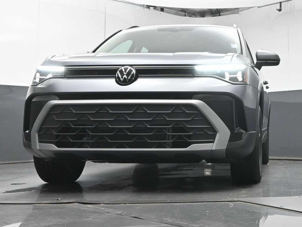 Used 2025 Volkswagen Taos SE FWD image 35