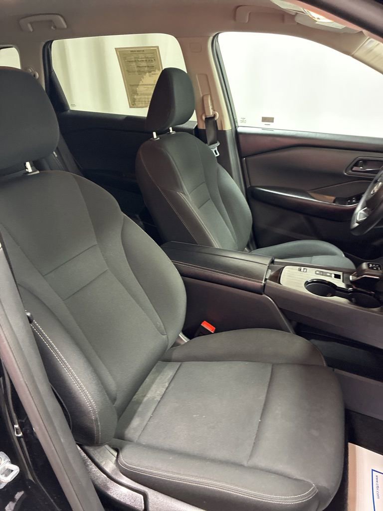 Used 2024 Nissan Rogue S image 27