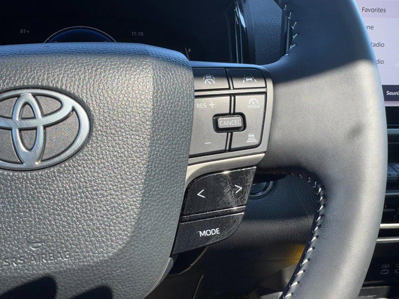Used 2025 Toyota Camry SE w/ Multimedia Upgrade Package image 18