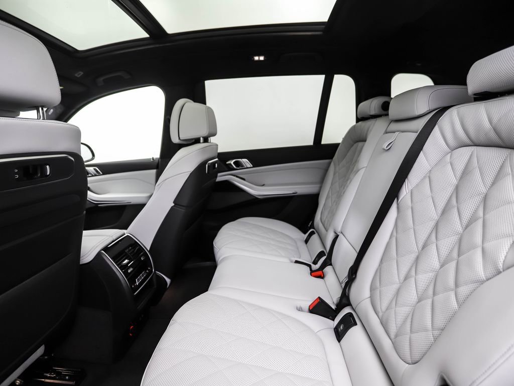 Used 2026 BMW X7 xDrive40i w/ M Sport Package image 22