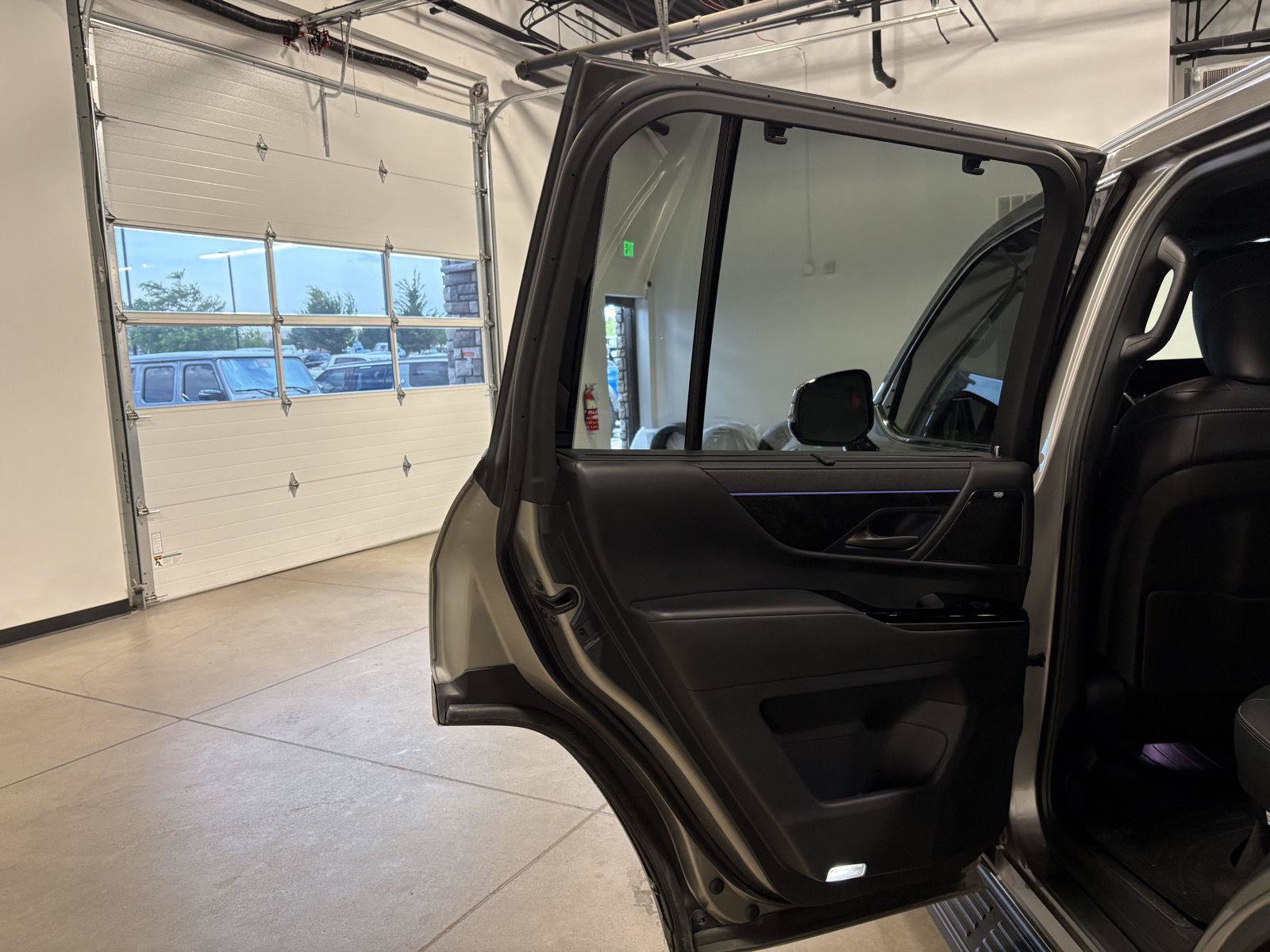 Used 2024 Lexus LX 600 4WD w/ Luxury Package image 34