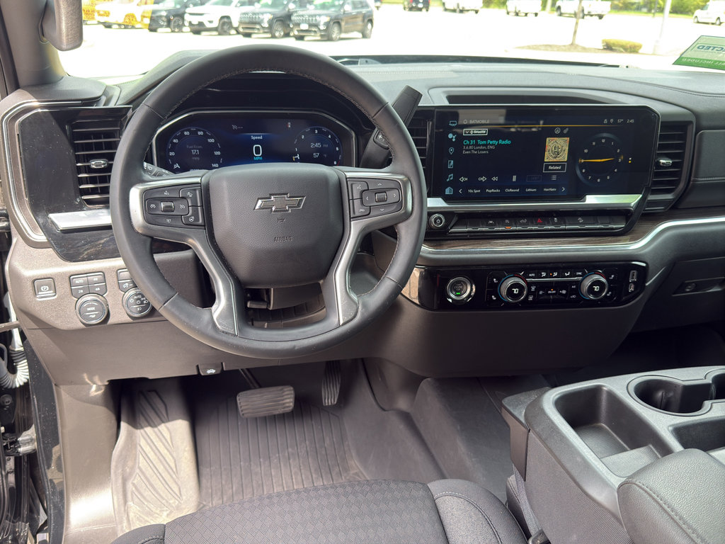 Used 2023 Chevrolet Silverado 1500 RST w/ Z71 Off-Road Package AWD/4WD image 17