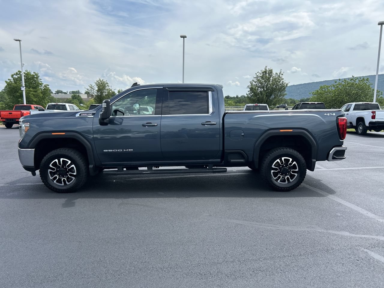 Used 2020 GMC Sierra 2500 SLE AWD/4WD image 4
