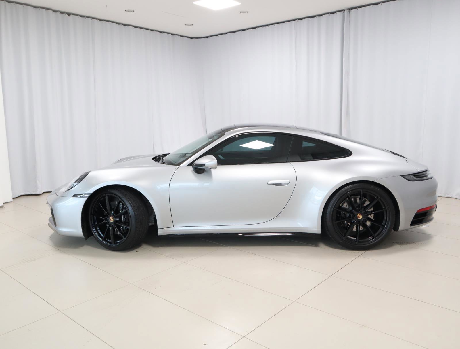 Used 2024 Porsche 911 Carrera S RWD image 2