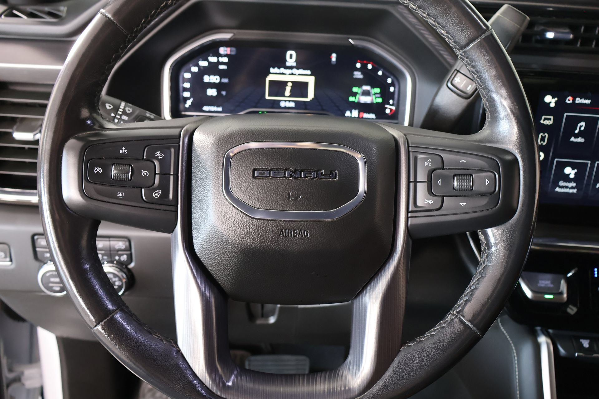 Used 2024 GMC Sierra 2500 Denali Ultimate AWD/4WD image 3