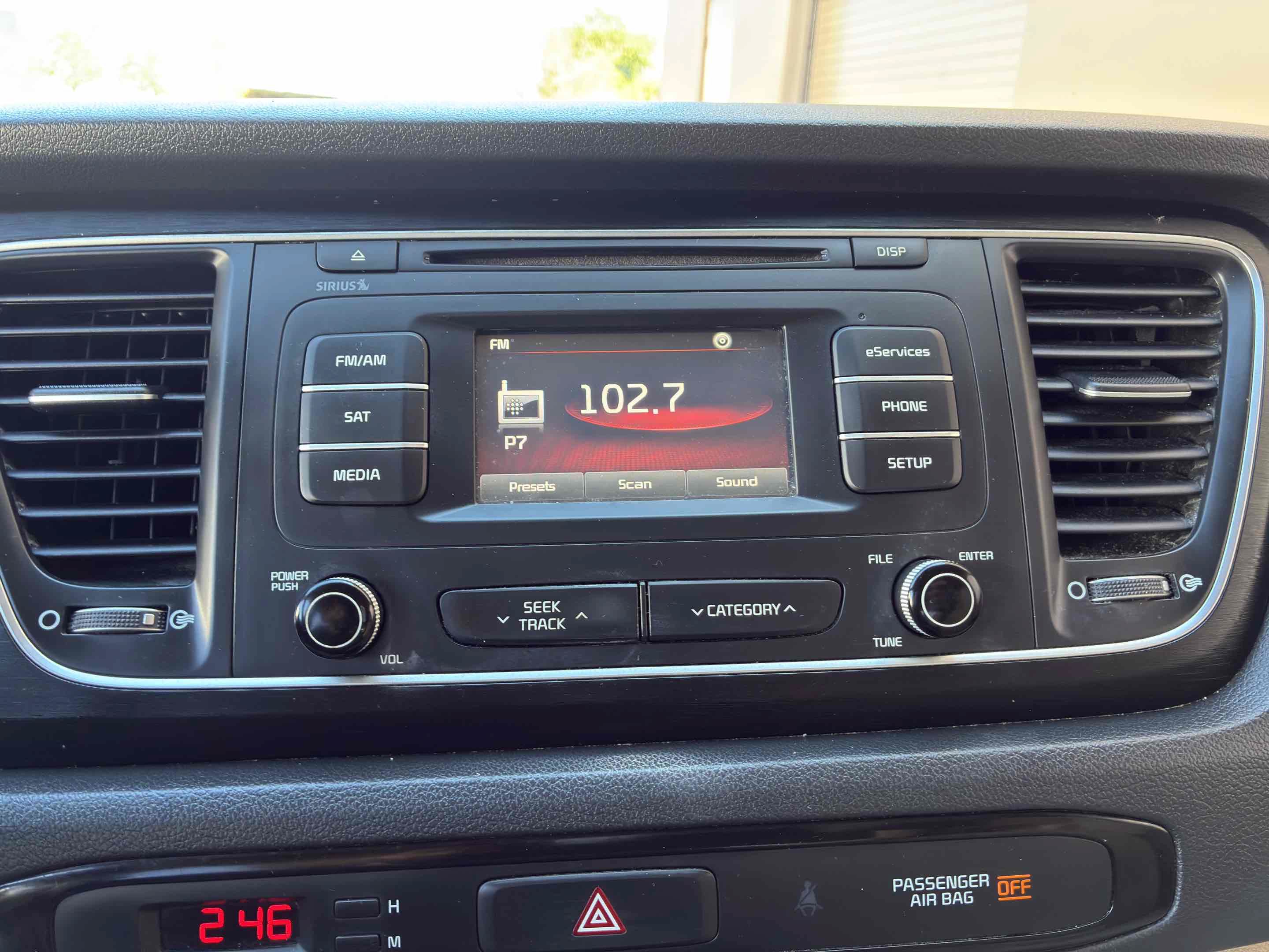 Used 2015 Kia Sedona LX w/ LX Convenience Package FWD image 26