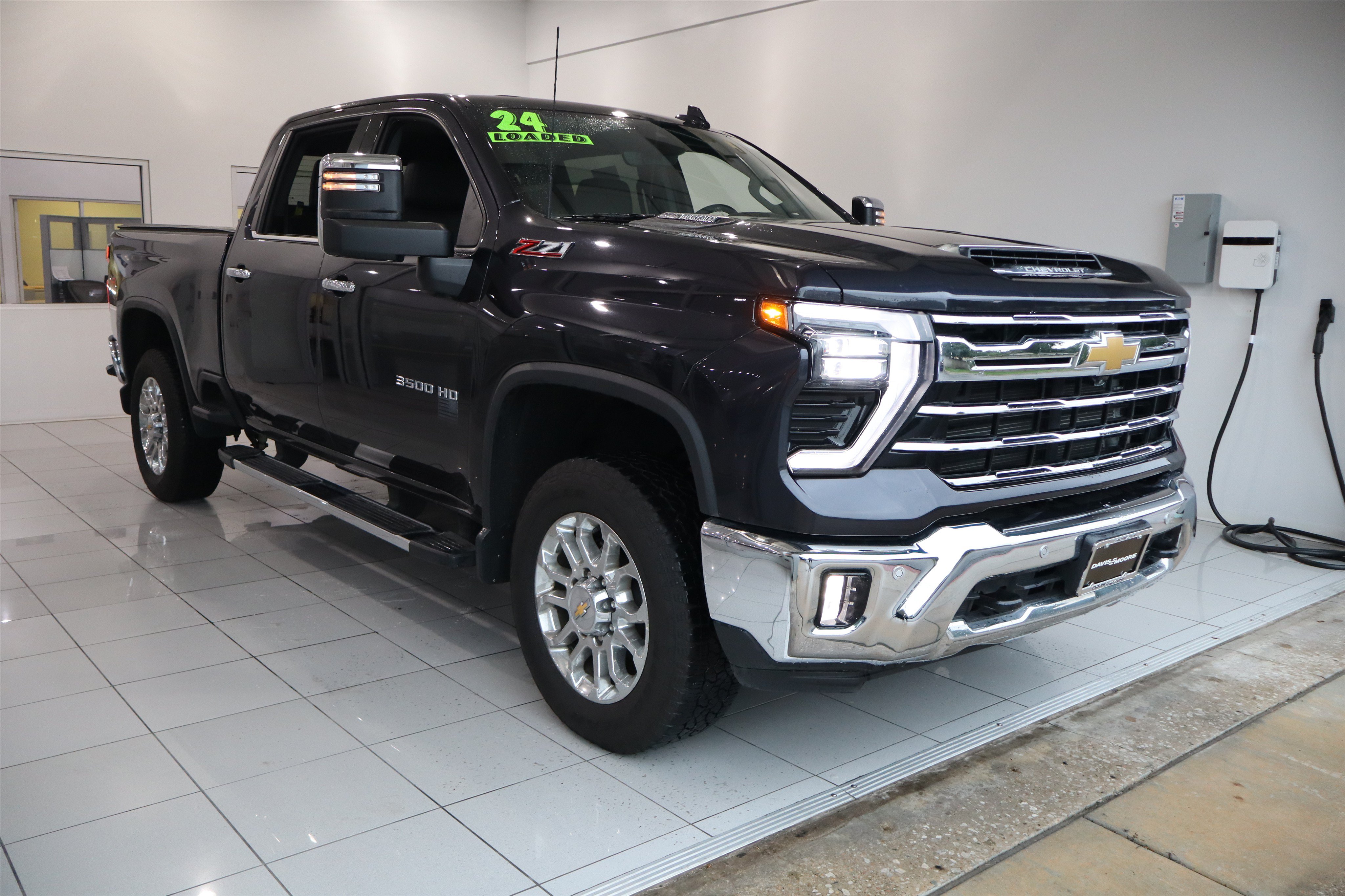 Used 2024 Chevrolet Silverado 3500 LTZ w/ LTZ Premium Package AWD/4WD image 3
