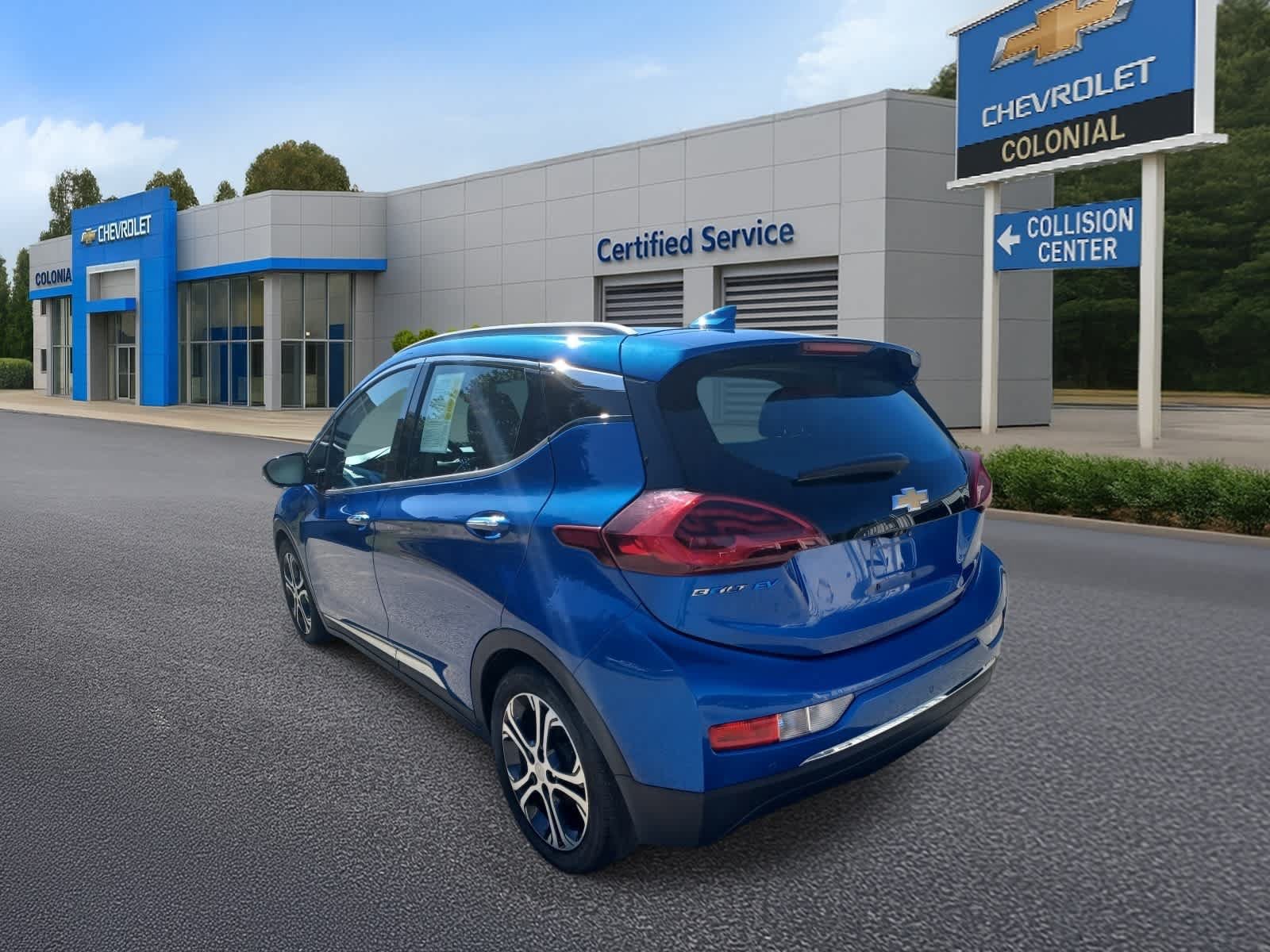 Used 2017 Chevrolet Bolt Premier w/ Driver Confidence II Package FWD image 5