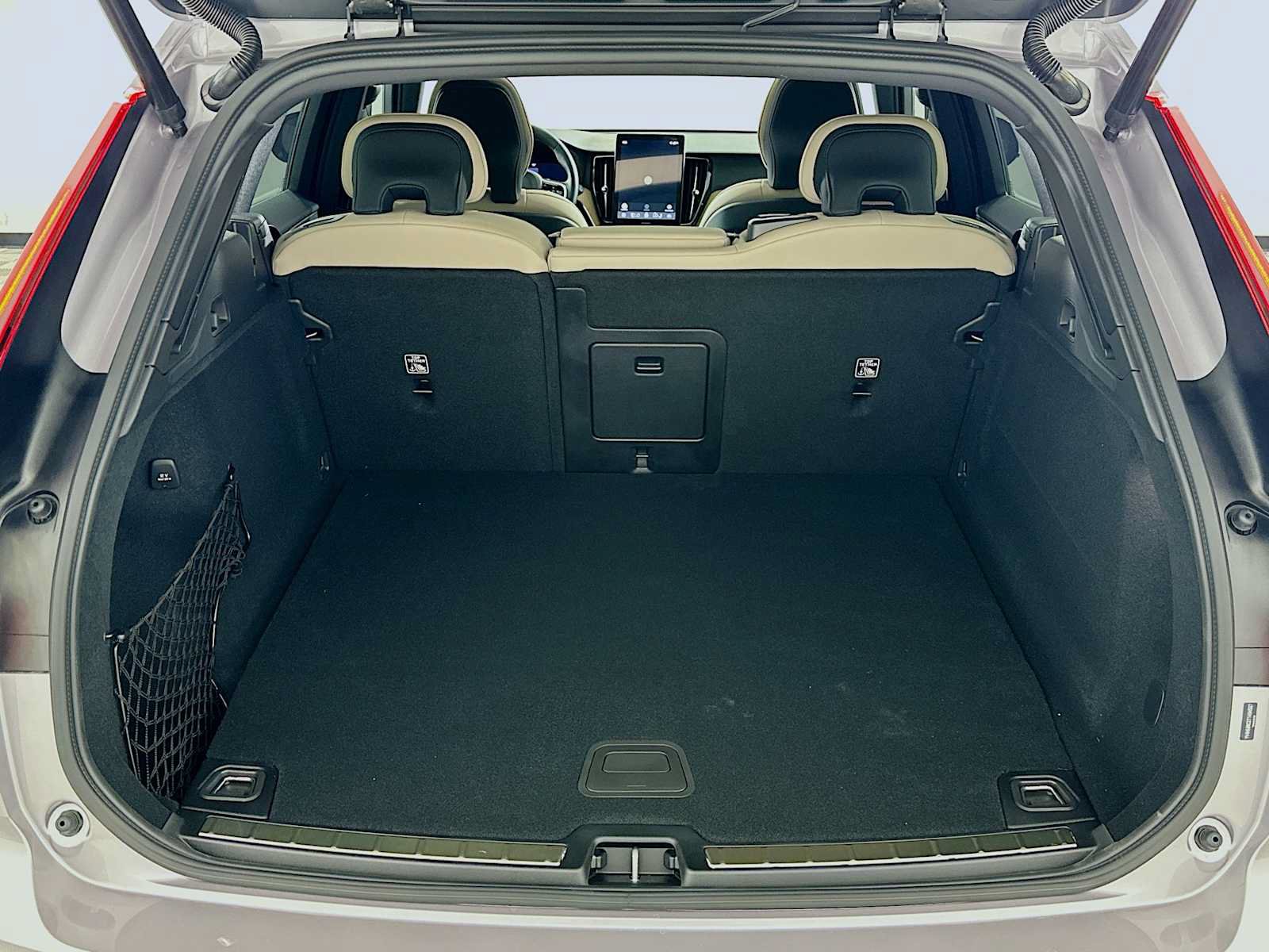 New 2026 Volvo XC60 T8 Plus w/ Protection Package AWD/4WD image 23