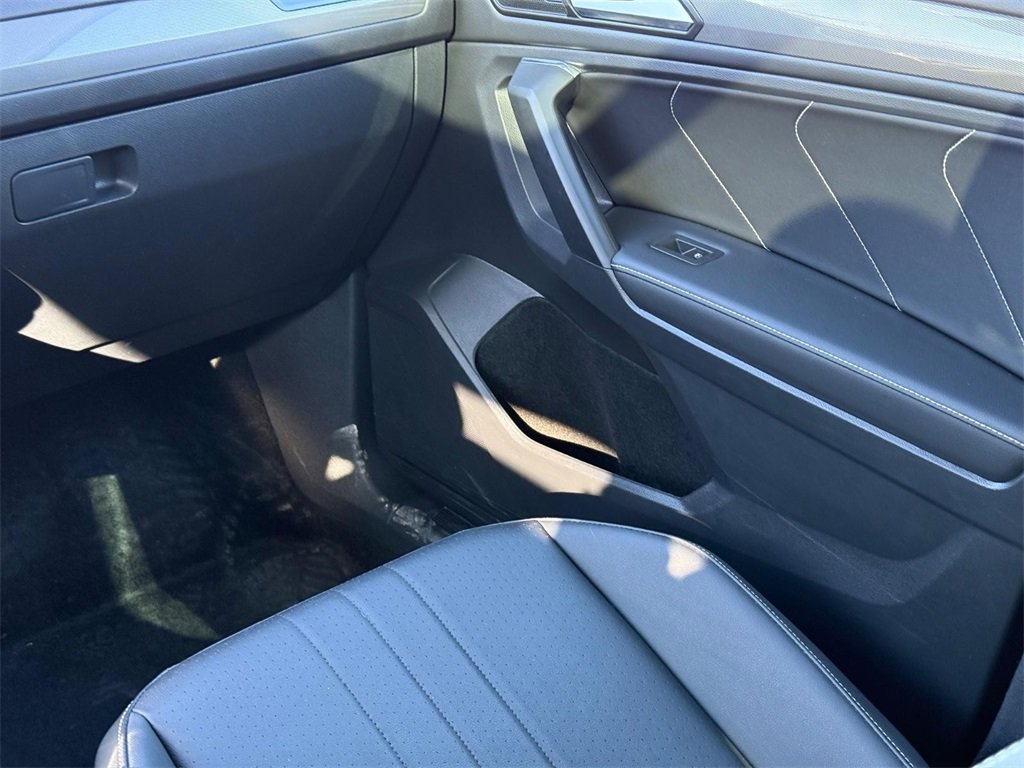 Certified 2023 Volkswagen Tiguan SE w/ Panoramic Sunroof Package image 15